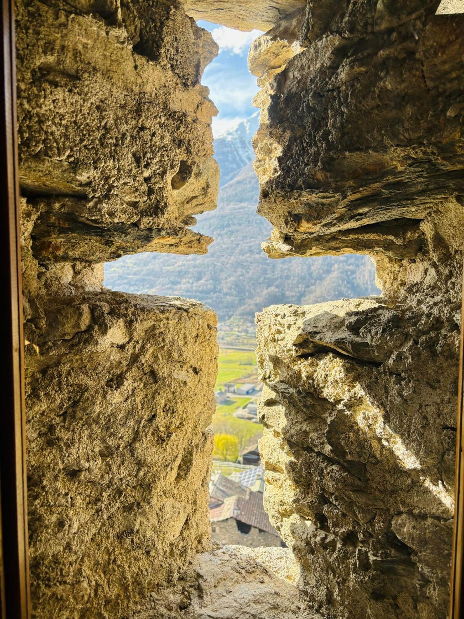 Foppoli Castle, Private 11Th Century Fortress With Panoramic View, Sauna And Hot Tub Overlooking The Valtellina Mazzo di Valtellina Eksteriør billede